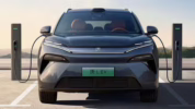 BYD penjualan mobil listrik 2025
