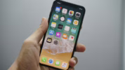 iPhone layar lengkung empat sisi