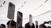 Baterai iPhone menggelembung di pesawat