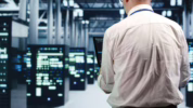 Investasi Pusat Data Global