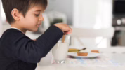 Susu pertumbuhan anak 1–3 tahun terbaik