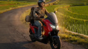 Tips mudik aman pakai motor listrik