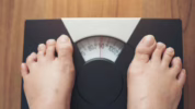 Penyebab berat badan naik saat puasa