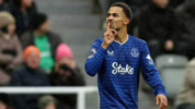 Serangan suporter Arsenal ke pendukung Everton