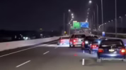 Rombongan mobil zig zag di Tol Becak Kayu