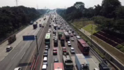 Lonjakan kendaraan di Tol MBZ