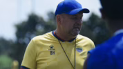 Laga Persebaya vs Persib Bandung