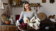 Tips mencuci baju perempuan agar awet