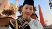 Lucinta Luna Salat Ied Pakai Baju Koko