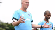 Asisten Pelatih Timnas Indonesia Simon Grayson