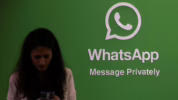 Tanda akun WhatsApp disadap