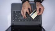 Kasus penipuan online di Indonesia