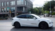 Layanan robotaxi tanpa pengemudi