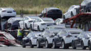 fitur Full Self-Driving Tesla