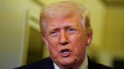 Donald Trump remehkan minyak Iran