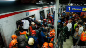 korban kereta Bekasi diinfus