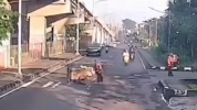 Pajero tabrak lari pedagang gerobak