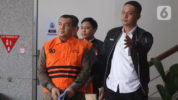 KPK segel rumah Silmy Karim