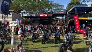 pelumas motor 2-tak premium