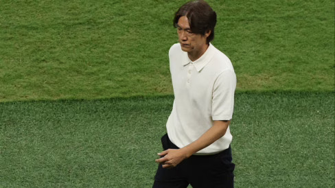 Hong Myung-bo mundur
