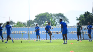 Rezaldi Hehanussa resmi berpisah dengan Persib