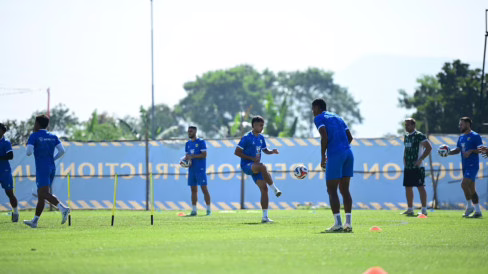 Rezaldi Hehanussa resmi berpisah dengan Persib