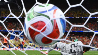 tren nonton Piala Dunia di China
