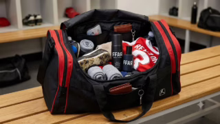 barang wajib di football bag