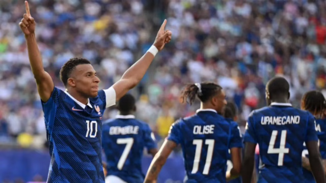 Kylian Mbappe Catat Sejarah Sepatu Emas