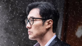 aksi So Ji Sub di Agent Kim Reactivated