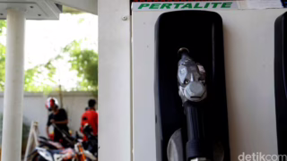 Toyota Alphard Pakai Pertalite