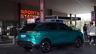 mobil listrik Lepas E4 EV