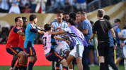 Leandro Paredes cekik pemain Spanyol