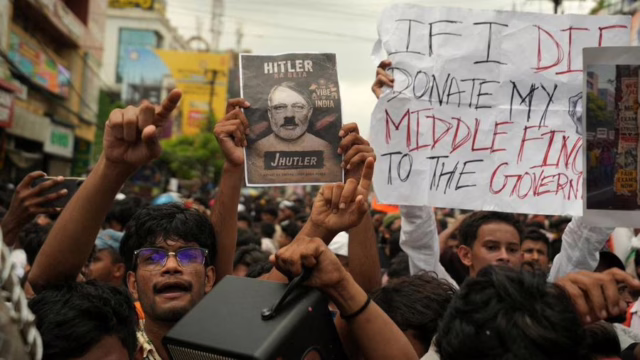 Menteri Pendidikan India Mundur