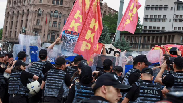 demonstrasi anti-NATO di Turki