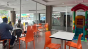 efisiensi karyawan restoran cepat saji